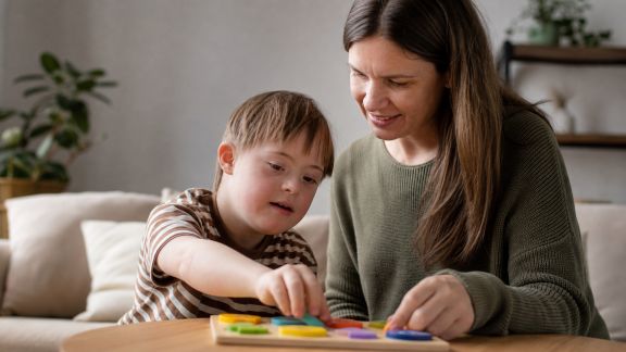 Adapter la parentalité aux enfants à besoins spécifiques : conseils pratiques