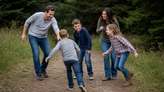 10 jeux rapides à improviser lors d'une balade en famille