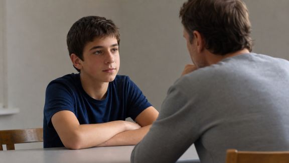 Accompagner un adolescent introverti dans son épanouissement social
