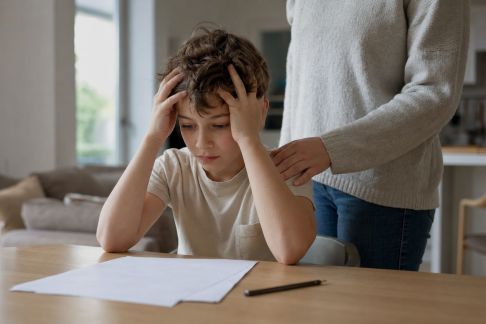 Aider son enfant à gérer le stress des contrôles et examens