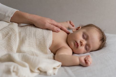 Comprendre les rythmes de veille et de sommeil chez le bébé
