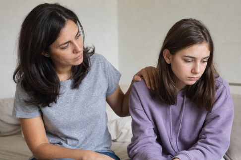 Soutenir un ado en période de rupture amicale ou amoureuse : les bonnes attitudes