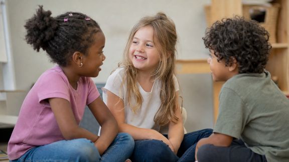 Soutenir la socialisation des enfants à l’école et à la maison