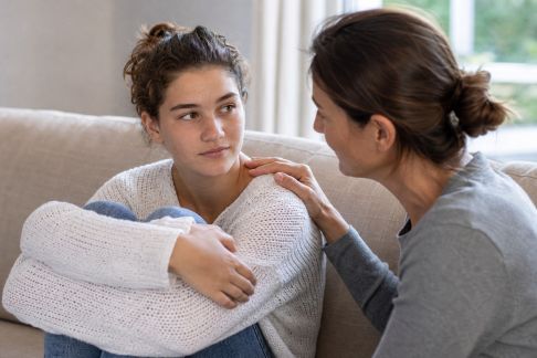 Ados et gestion de l’image de soi : favoriser une estime positive à la maison